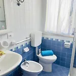 Airy With Balcony-beahost * ביביונה